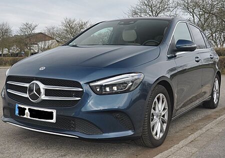 Mercedes-Benz B 180 Aut., Standhzg., Pano, Leder, VOLL, Aktivfahrer