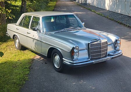 Mercedes-Benz 280 SE original 133tkm ungeschweißt