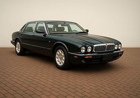 Jaguar XJ XJ8 4.0 V8 Executive