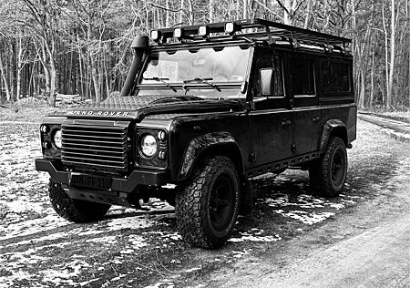 Land Rover Defender 110 TD4 Station Wagon S E