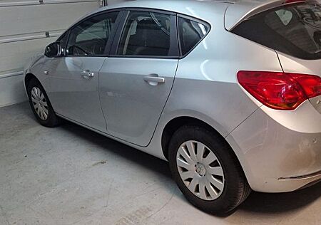 Opel Astra 1.6 CDTI 81kW ecoFLEX Exklusiv S/S 97 ...