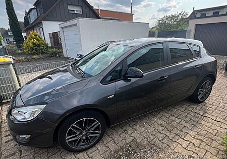 Opel Astra J 1.4 Turbo 140