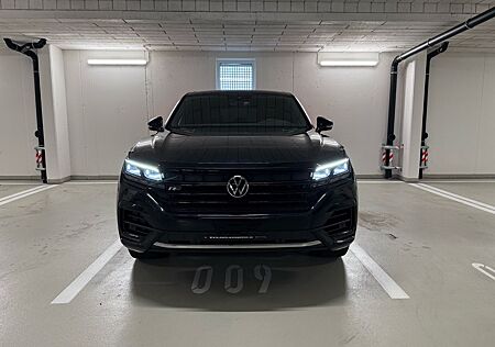 VW Touareg Volkswagen 3.0 V6 TDI 210kW 4MOT Tiptr. R-Line ...