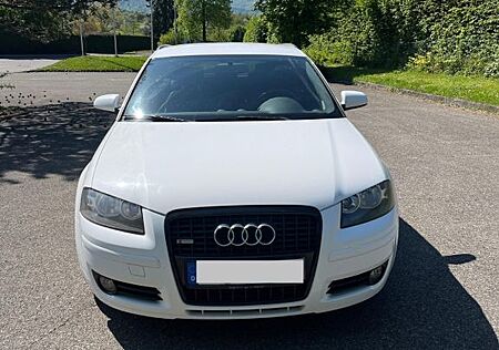 Audi A3 2.0 FSI tiptr. S line Sport. Sportback