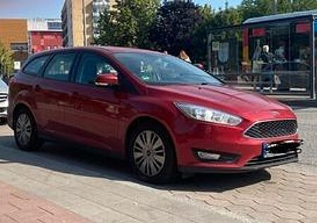 Ford Focus 1,5TDCi 88kW DPF ST-Line Red Turnier S...