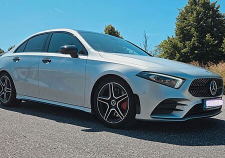 Mercedes-Benz A 200 - AMG*Headup*Acc*360*Sport*Massage*Top