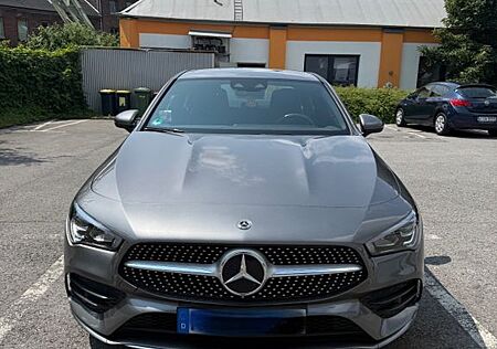 Mercedes-Benz CLA 200 4MATIC DCT -
