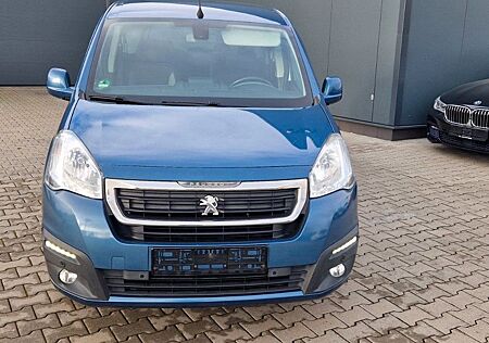 Peugeot Partner Tepee Allure AHK Kamera Navi 7-Sitzer