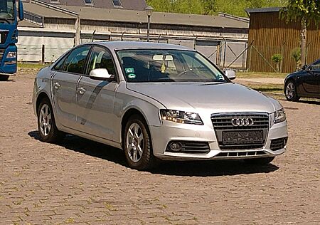 Audi A4 Lim. Attraction TÜV 05/2027 S-HEFT