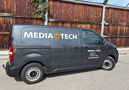 Opel Vivaro Kastenwagen - 9 Monate alt - wie Neu