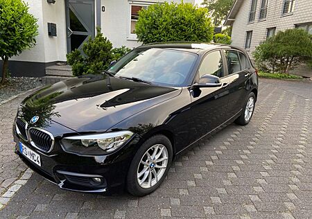 BMW 116i - SCHWARZ - 5 TÜRER - ADVANTAGE - TOP !