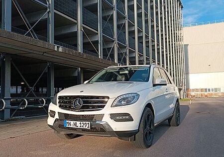 Mercedes-Benz ML 250 BlueTEC 4MATIC - TÜV 11/2027 Top Zustand