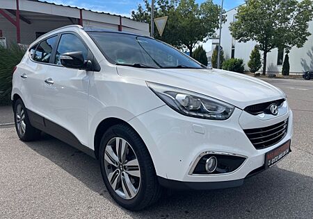 Hyundai ix35 2.0 CRDi 4WD Automatik *Pano *Kamera *Leder