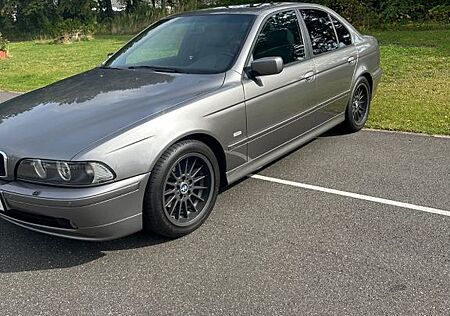 BMW 525 gebraucht kaufen BMW 525i A Exclusive/NAVI~XENON~TOP ZUSTAND