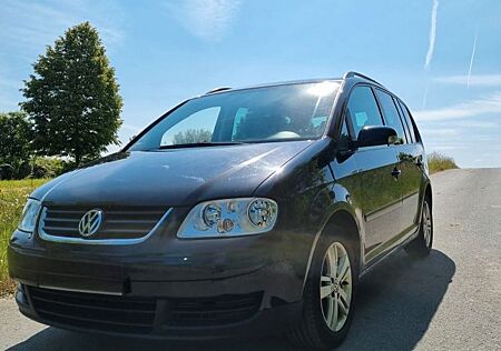 VW Touran Volkswagen 2.0 TDI mit 7 Sitzen!