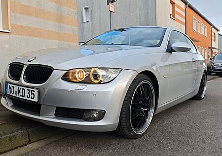 BMW 325i E92 Coupe TÜV NEU 8fach Bereifung