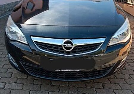 Opel Astra J Sports Tourer 1.4 Design Edition