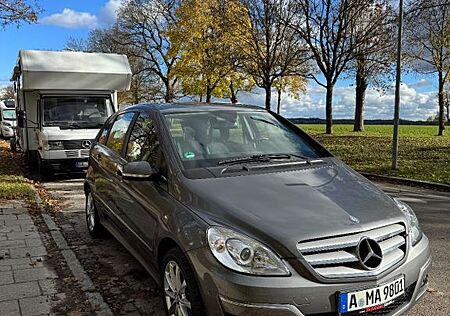 Mercedes-Benz B 180 BlueEFFICIENCY -