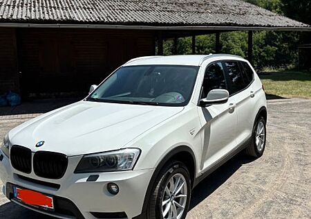 BMW X3 xDrive20d 184 PS Weiß Top gepflegt
