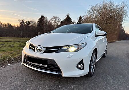 Toyota Auris Hybrid 1,8 Xenon Einparkas GJR -TÜV NEU!