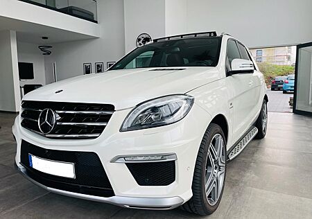 Mercedes-Benz ML 63 AMG 4Matic 7G Pano AHK Distronic