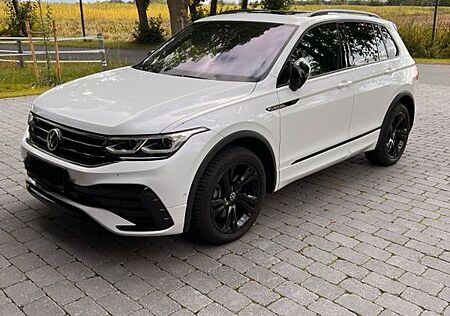 VW Tiguan Volkswagen 2.0 TDI SCR 147kW DSG 4MOTION R-Line ...
