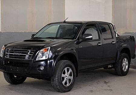 Isuzu D-Max Double Cab Basis 4WD