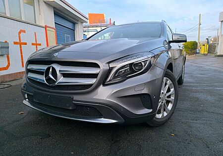 Mercedes-Benz GLA 250 4MATIC TÜV Neu 1. Hand Top