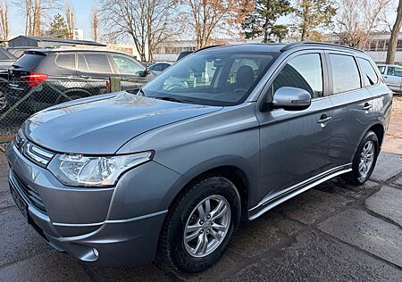 Mitsubishi Outlander ClearTec Invite 4WD *AUTOMATIK*