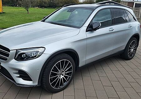 Mercedes-Benz GLC 220 d 4MATIC, AMG Line, 1.Hand,Scheckheft