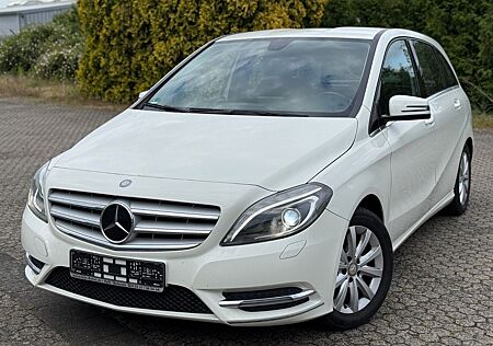 Mercedes-Benz B 180 * NAVI * BI XENON * EURO 6 * MEMORY SITZ *
