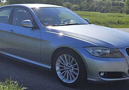BMW 320i -