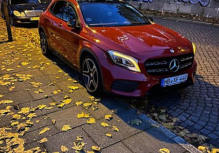 Mercedes-Benz GLA 250 DCT AMG Night Paket