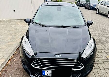 Ford Fiesta Titanium 1.0 EcoBoost, 100 PS, TÜV neu