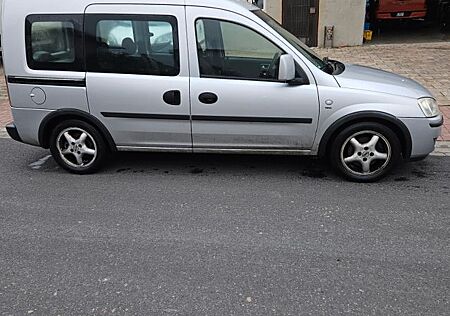 Opel Combo 1.6 CNG -