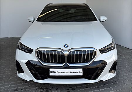 BMW 520dA xDrive Tour. M Sport LiveCock.LED.GSD.HiFi