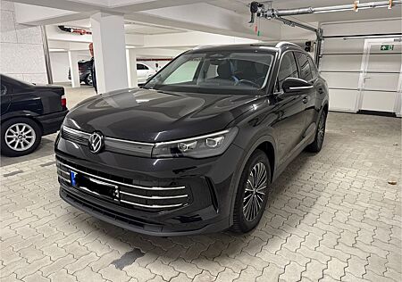 VW Tiguan Volkswagen 2.0 TDI SCR DSG ELEGANCE AHK