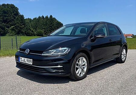 VW Golf Volkswagen 1.6 TDI SCR DSG Comfortline