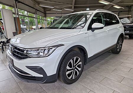 VW Tiguan Volkswagen Active *DSG*Navi*ACC*SHZ*