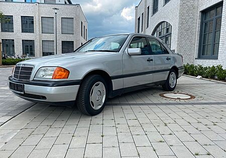 Mercedes-Benz C 180 H-ZUlassung 38.000