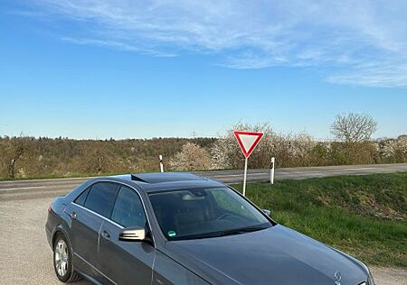 Mercedes-Benz E 300 CDI BlueEFFICIENCY AVANTGARDE AVANTGARDE