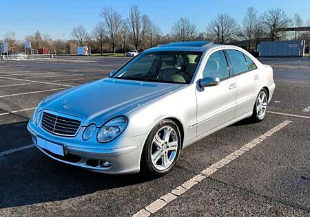 Mercedes-Benz E 200 KOMPRESSOR CLASSIC Classic