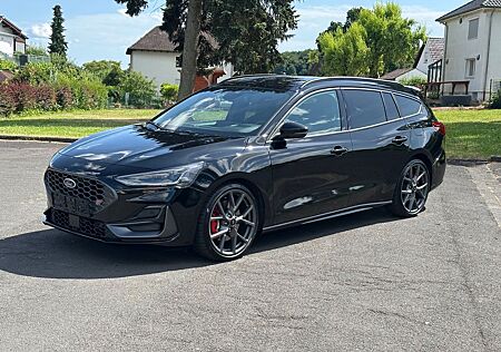 Ford Focus Turnier ST X Head-Up Kamera LED