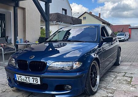 BMW 330i -
