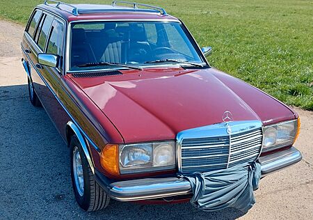Mercedes-Benz E 230