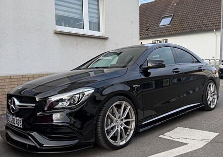 Mercedes-Benz CLA 45 AMG 4MATIC