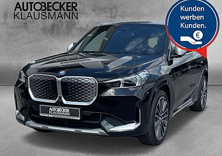 BMW iX1 eDrive20 xLine LMR 20'' Park-Assistent