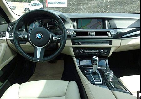 BMW 520d xDrive Touring A Luxury Line Luxury Line