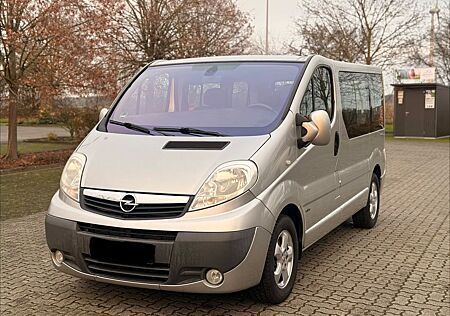 Opel Vivaro 2.5 CDTI Tour 7-Sitzer Navi Top Zustand!!