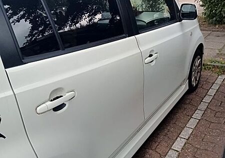 Daihatsu Materia 1.5 -